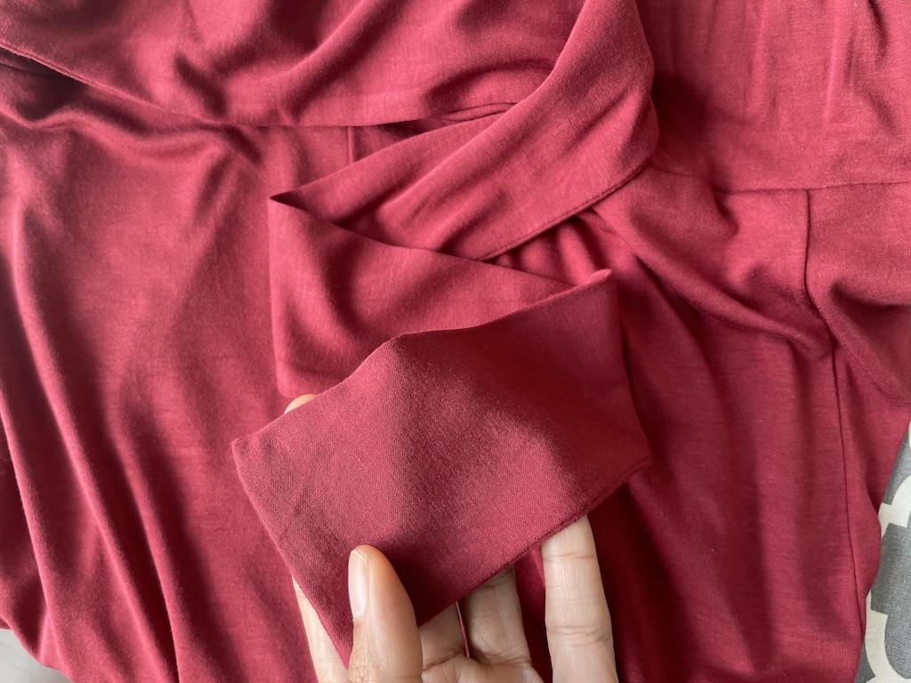 Close up of the tie belt on Luna’s knit skirt made with New Look N6709 sewing pattern.