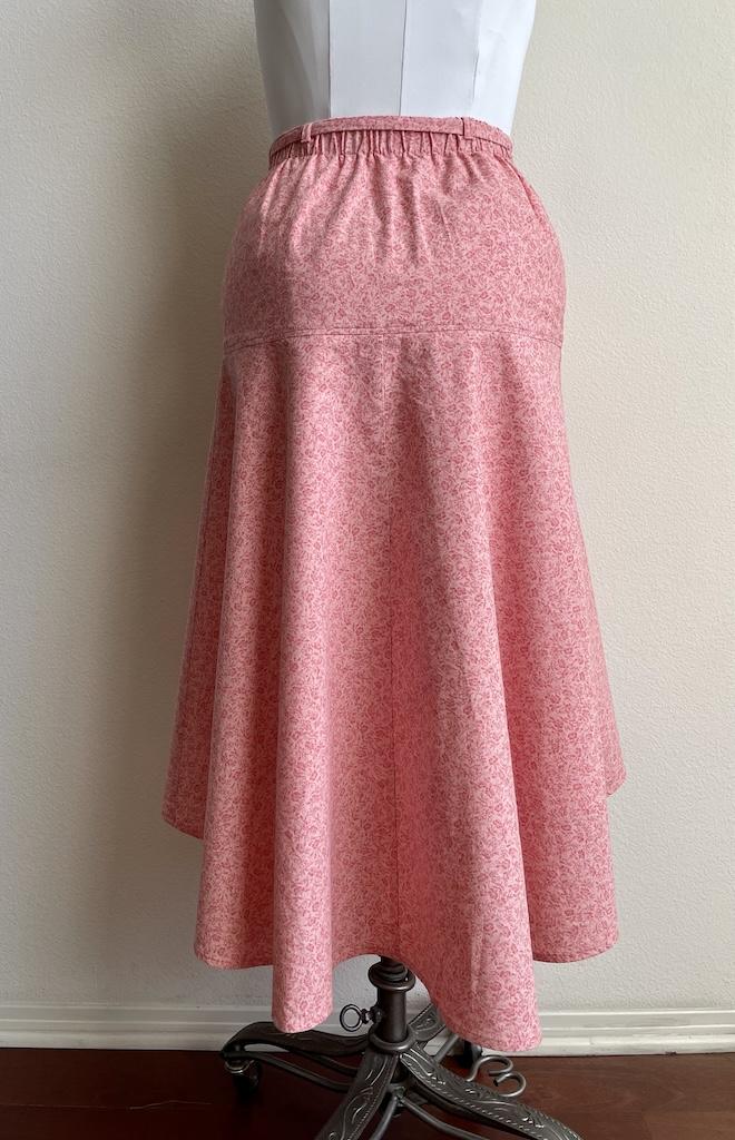 Back view of Luna’s DIY tie wrap skirt made from Simplicity S8950 pattern on the dress form