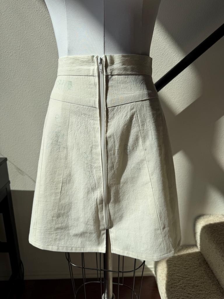 View of exposed zipper mini skirt mockup Luna made with McCall’s M8389, on the dress form