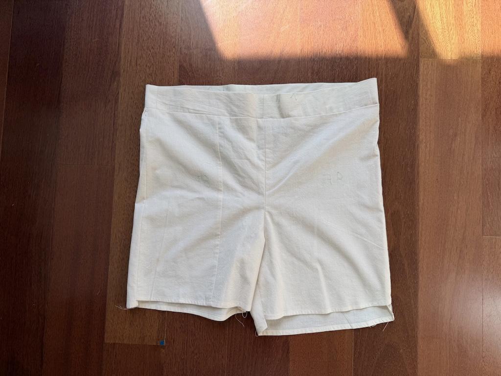 View of paper bag pants mockup Luna made with New Look N6704, on the floor