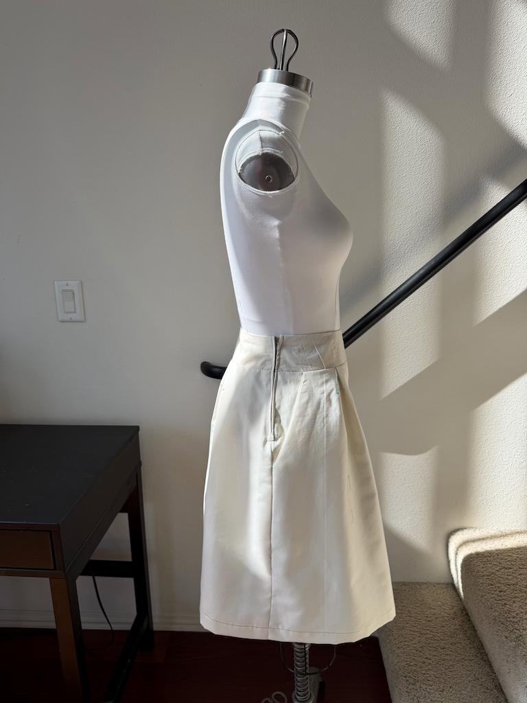 View of pleated skirt with side zipper mockup Luna made with Simplicity S2698, on the dress form