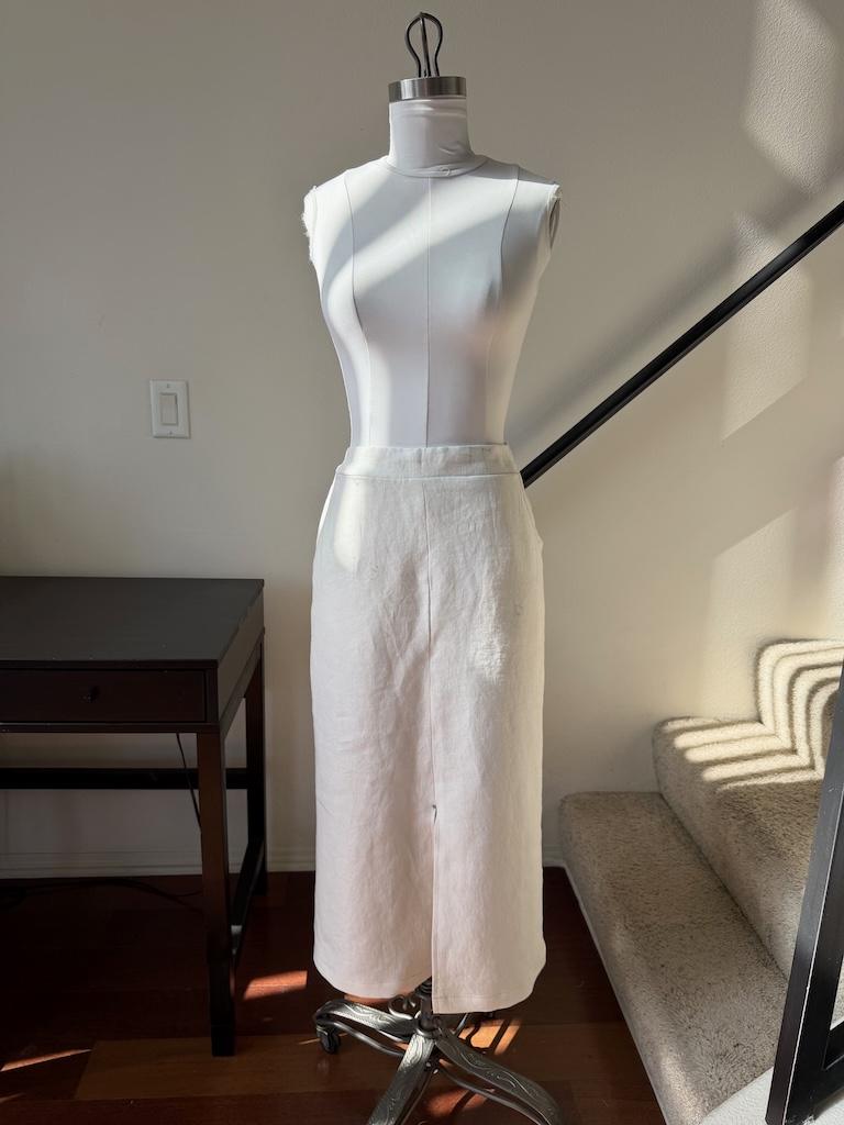 View of straight midi skirt with front slit mockup Luna made with New Look N6757, on the dress form