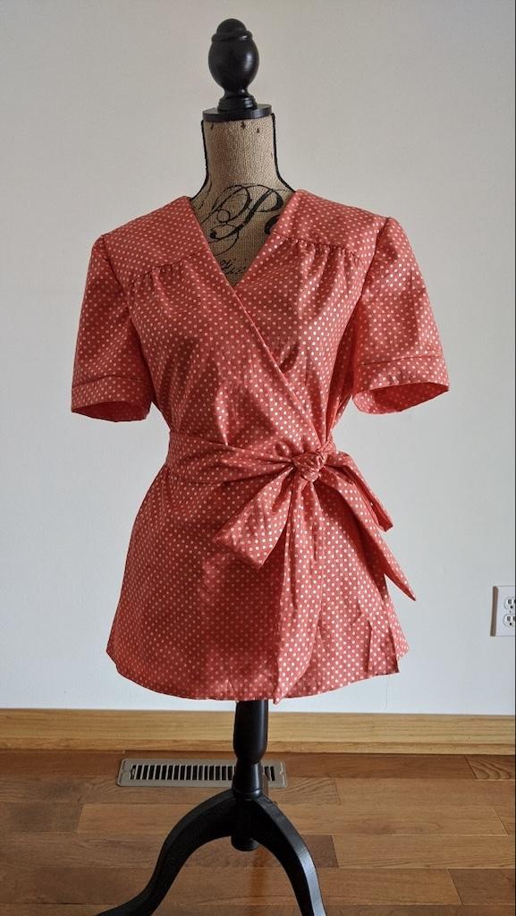 Front view of DIY wrap top on a display form